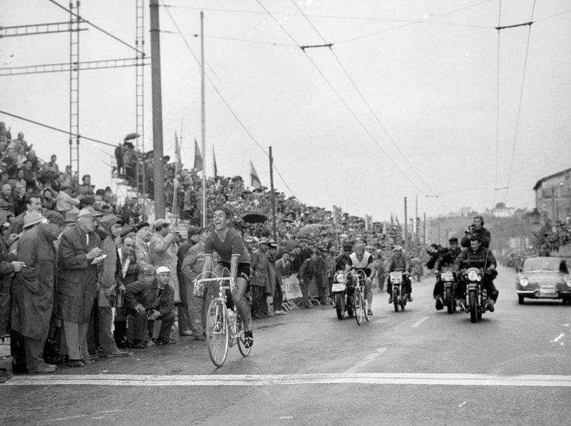 Simpson out-sprinted breakaway companion Rudi Altig to win the 1965 world pro road race title